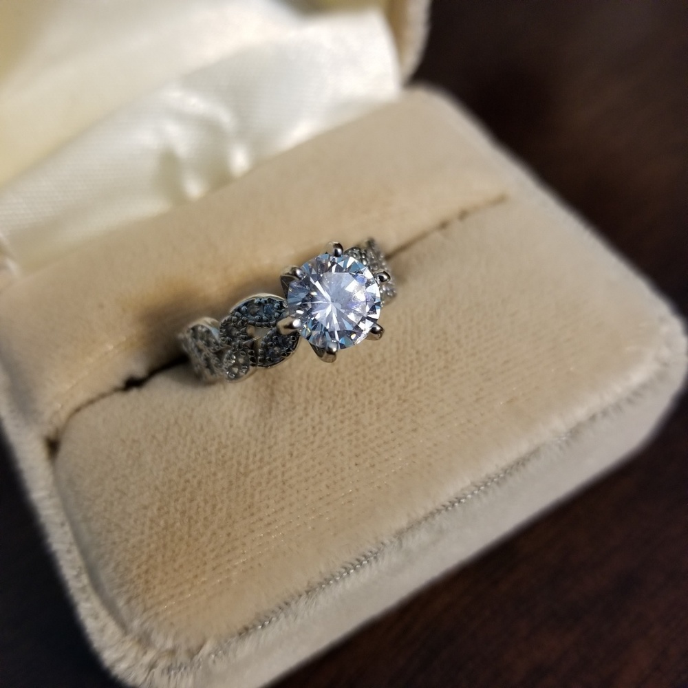 Sterling Leaf Design Ring - image 3